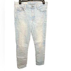 Gap 1969 Woman’s light blue Skinny High Rise Distressed Jeans Sz 27r